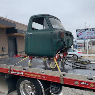 Santa Fe Towing Service - Tow Truck Kansas City 4